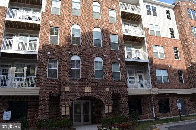 Building Photo - 13724 Neil Armstrong Ave