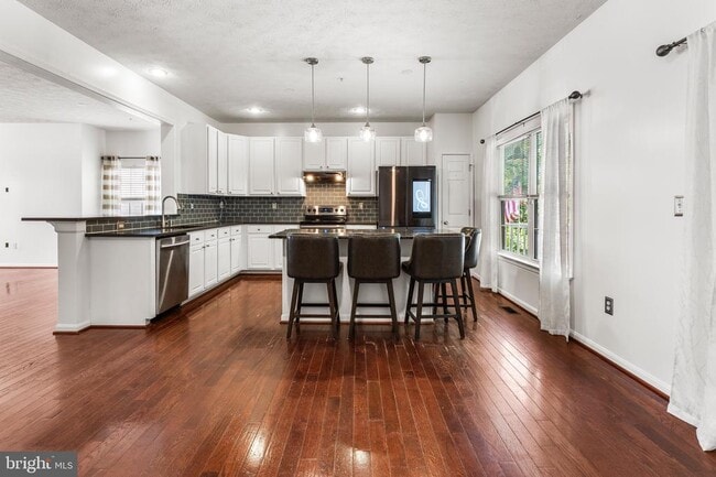 Building Photo - 8220 Silverton Ct