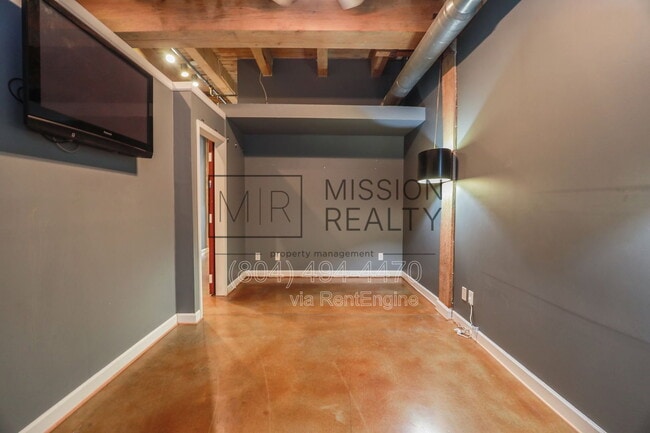 Building Photo - 815 Porter St