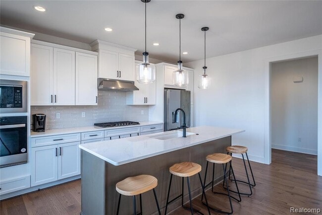 Building Photo - 5556 Hobart Ct