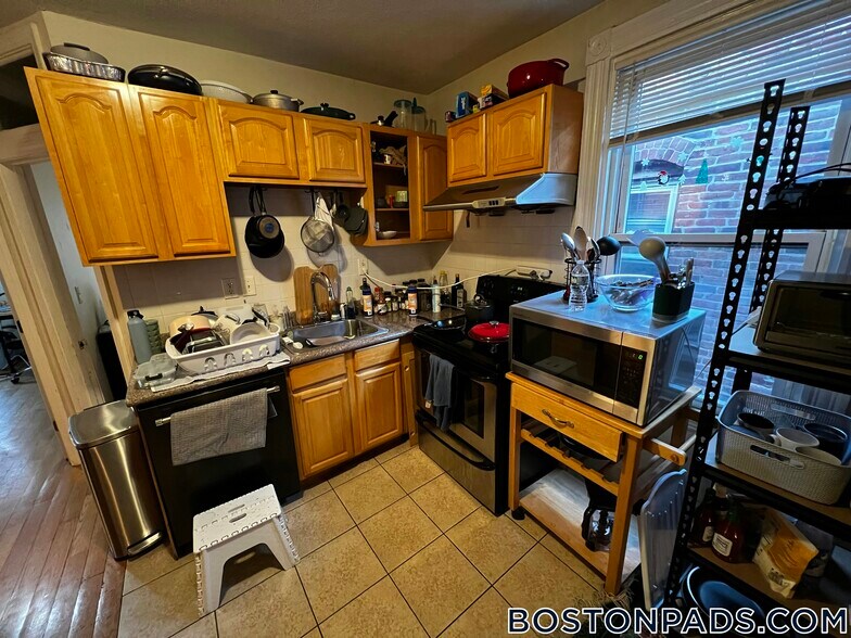 Building Photo - 3 Warwick St