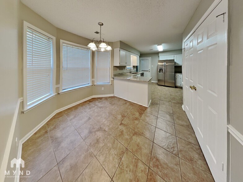 Building Photo - 2433 Dove Glen Cove