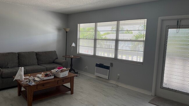 Building Photo - 52 Newport Ct