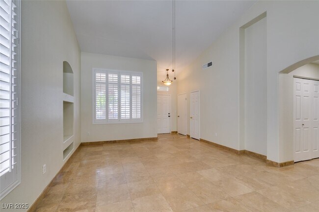 Building Photo - 9530 S Soloshine St