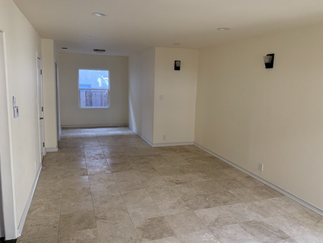 Living/Dining Room - 6136 Cahuenga Blvd