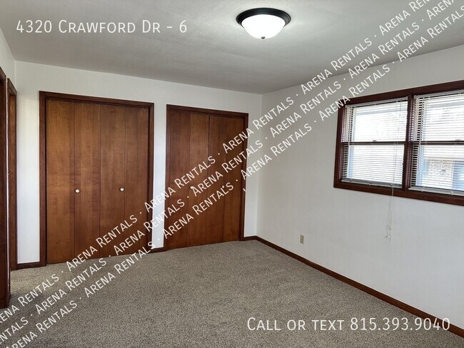 Building Photo - 4320 Crawford Dr