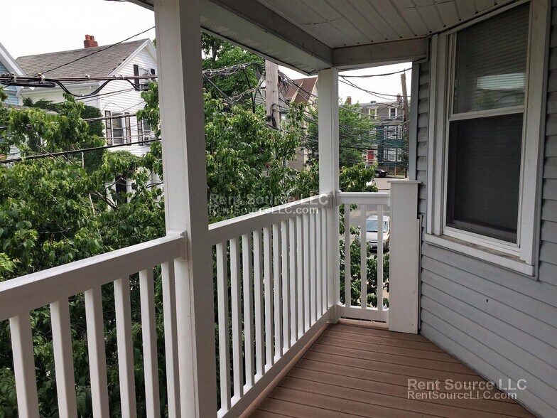 Building Photo - 15 Sargent Ave