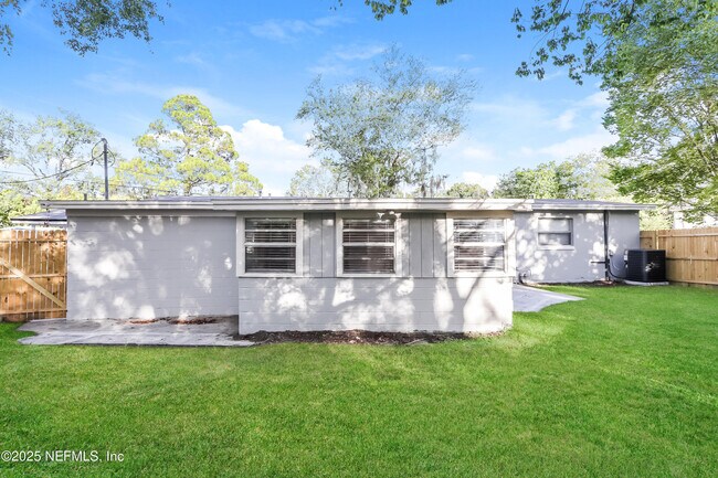 Building Photo - 9406 Gisborne Dr