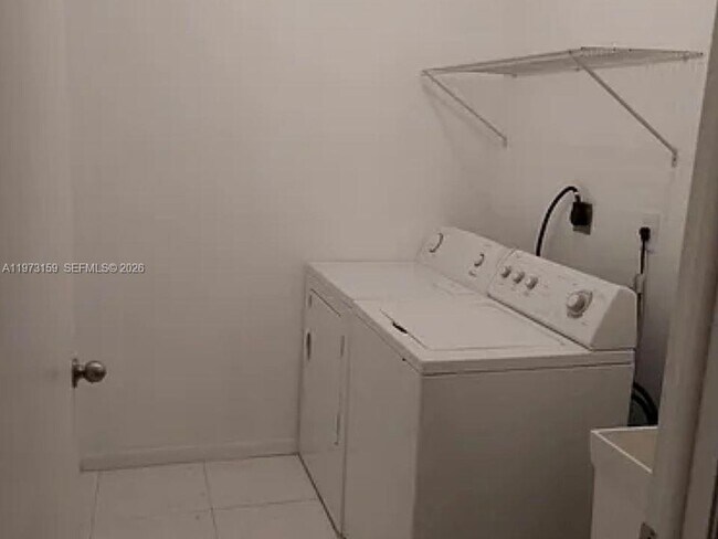 Building Photo - 2436 Raleigh St