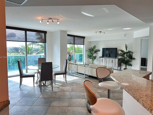 Building Photo - 2641 N Flamingo Rd