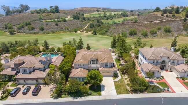 Building Photo - Exquisite Luxury Living in the Moorpark Country Club Estates
