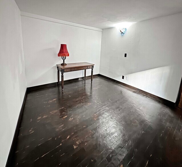 Building Photo - 1108 N Sweetzer Ave