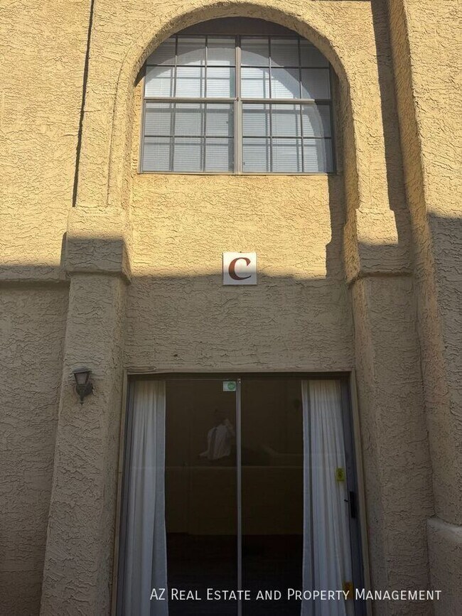 Building Photo - 1126 W Elliot Rd