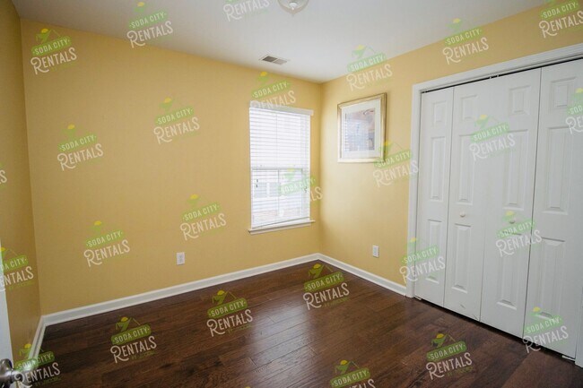 Building Photo - Prelease for June 15th, 2026- 3 Bedroom, 2...