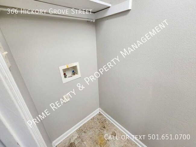 Building Photo - 366 Hickory Grove St