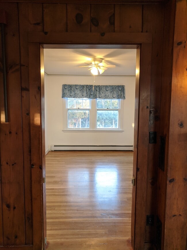 Building Photo - 13 Gallup Ln