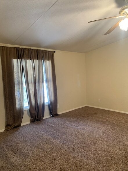 Building Photo - 1412 Sheri Ln S
