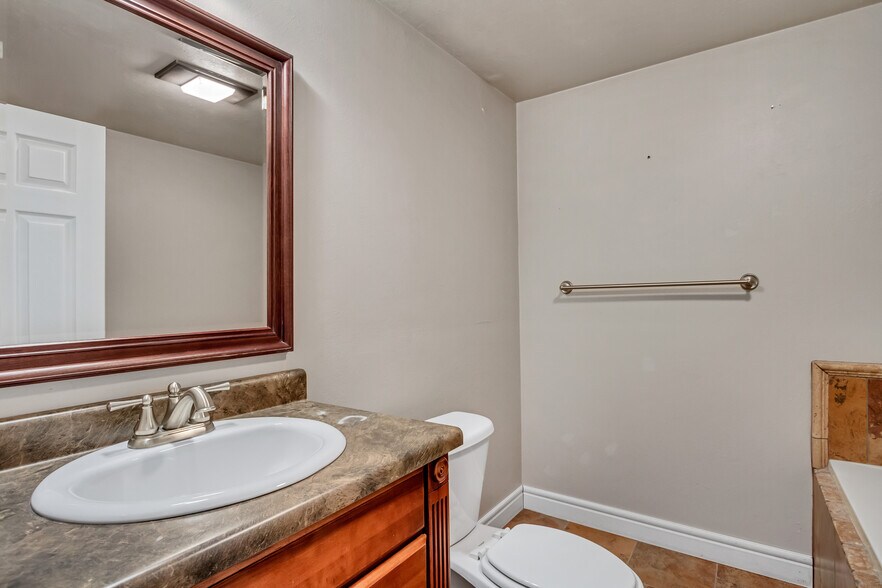 Building Photo - 1310 E 1990 S