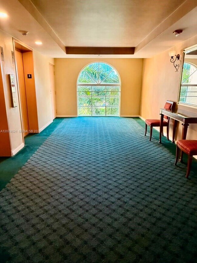 Building Photo - 19701 E Country Club Dr