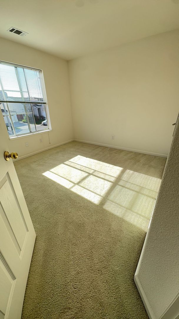 Building Photo - OPEN HOUSE SATURDAY 3/21/26 from 2:00-3:00pm