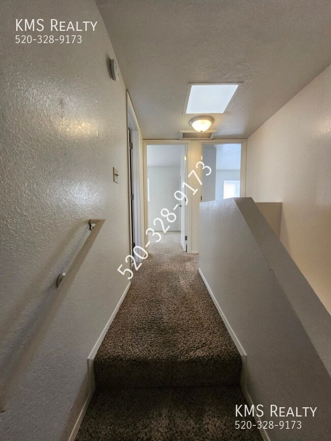 Building Photo - 56 N Camino Imagen