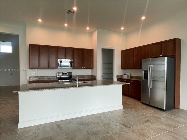 Building Photo - 11356 SW Pietra Wy