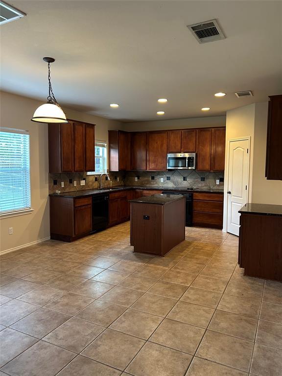 Building Photo - 7603 Spanish Dove Ct