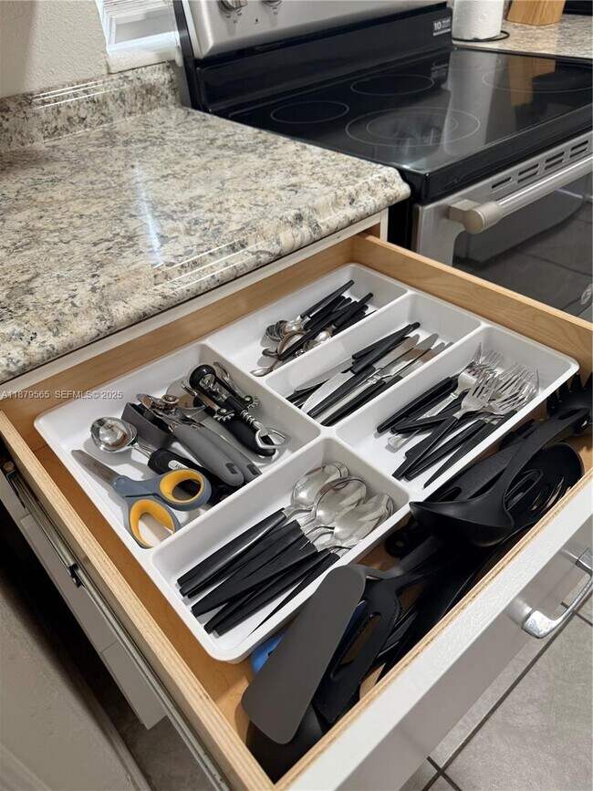 Building Photo - 27 NW 44th St