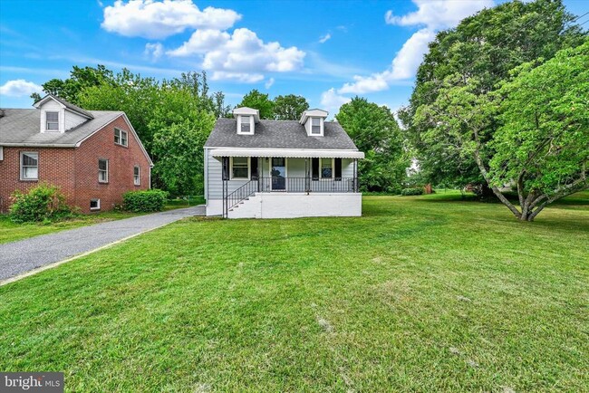 Building Photo - 1806 Middleborough Rd