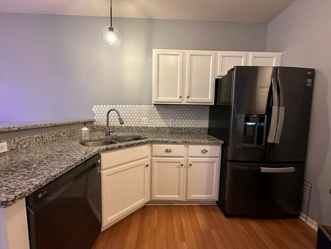 Building Photo - 7991 Everest Ln N