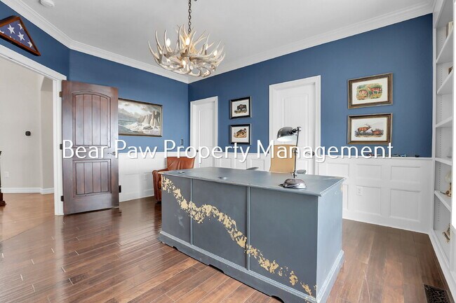 Building Photo - Stunning Home in the Ridge!!