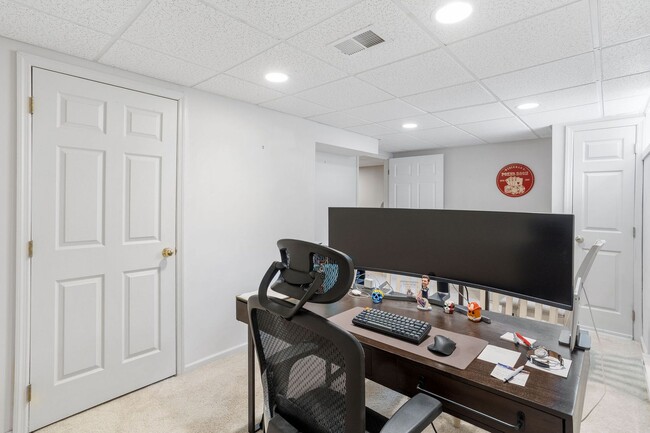 Building Photo - 3 Bd / 2.5 Bth Council Rock Townhome