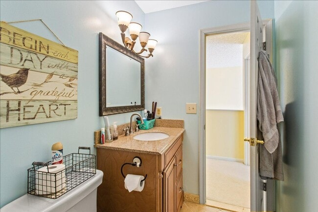 Building Photo - ATTRACTIVE AND BRIGHT LUXURY TOWNHOME IN W...