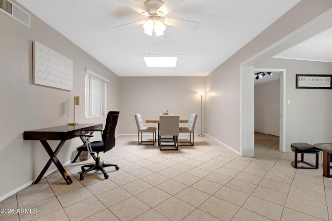 Building Photo - 1812 N McAllister Ave