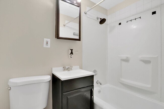 Building Photo - 3 Sumner Ave