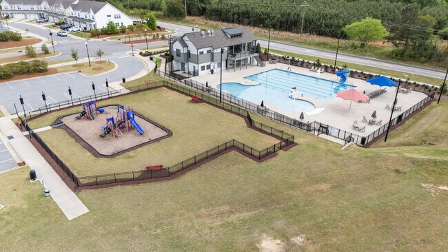 Building Photo - 629 Longstanton Ave