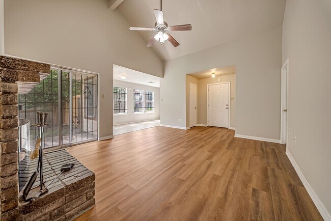 Building Photo - 3111 Overcross Dr