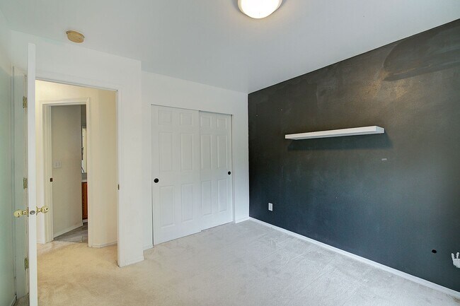Building Photo - 3Bd/2.5Ba Everett Home
