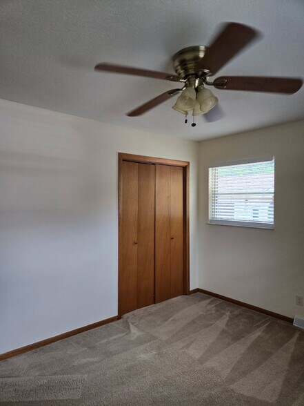 Building Photo - 11617 S Williamsburg Dr