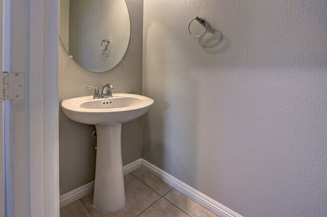 Building Photo - 2865 Tanager Hill St