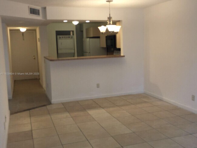 Building Photo - 8060 N Colony Cir