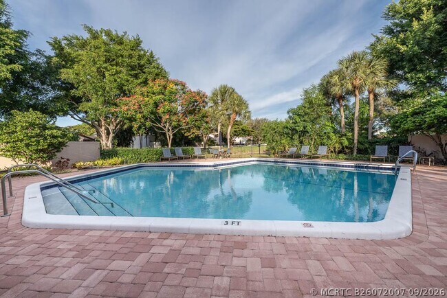 Building Photo - 6876 Palmar Ct