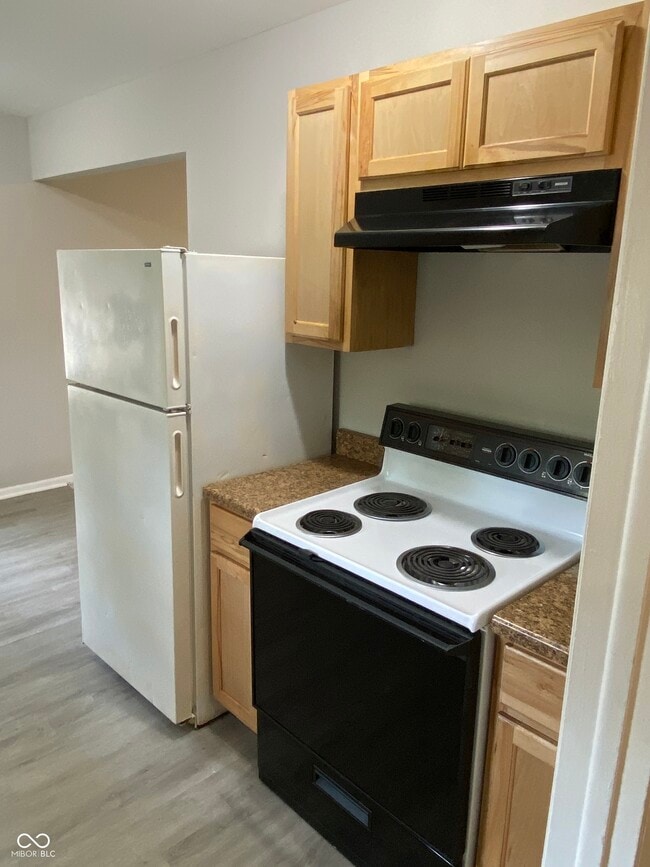 Building Photo - 8845 Robey Dr
