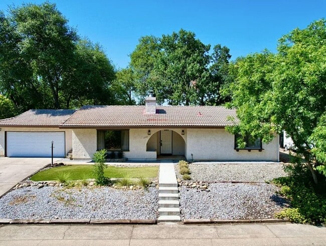 Primary Photo - Recently Updated Corner Lot Home- Move in Today!