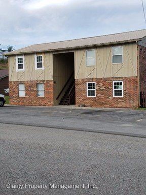 Primary Photo - 1380 Village Oaks Cir NW