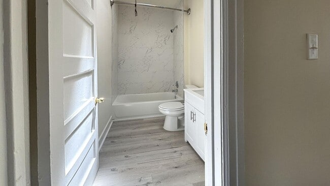 Building Photo - Updated 3BR with Parking & New Kitchen on Quiet Residential Block
