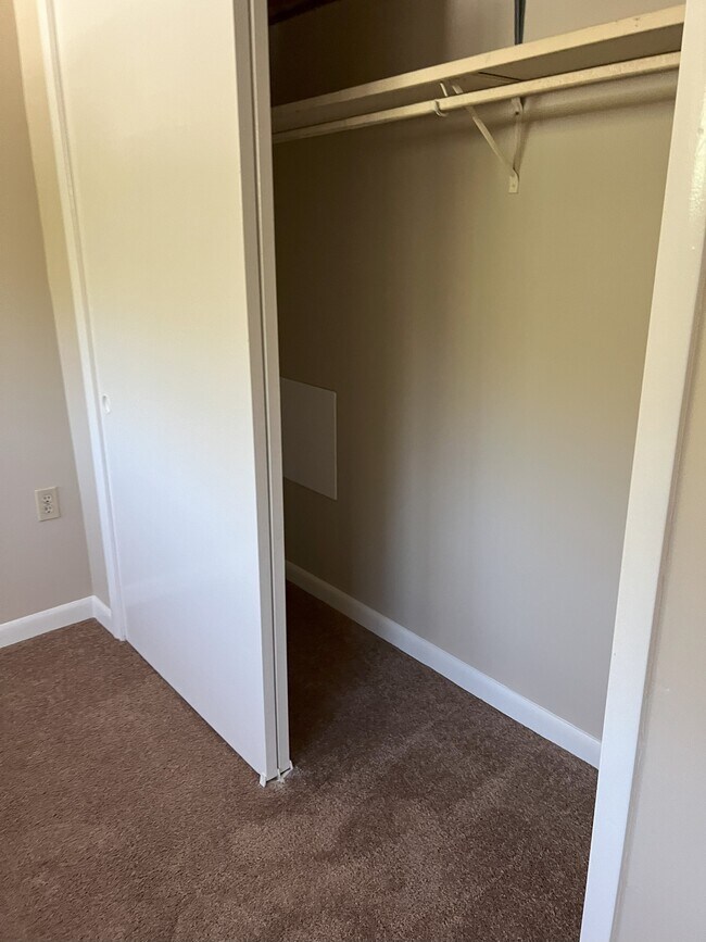 Building Photo - 118 Opp Blvd NE