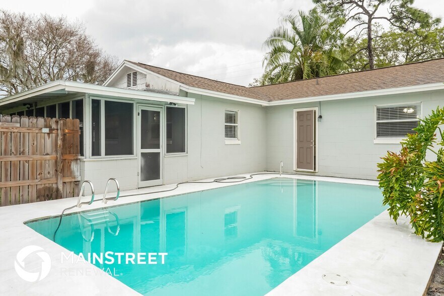 Building Photo - 1010 N Lavon Ave