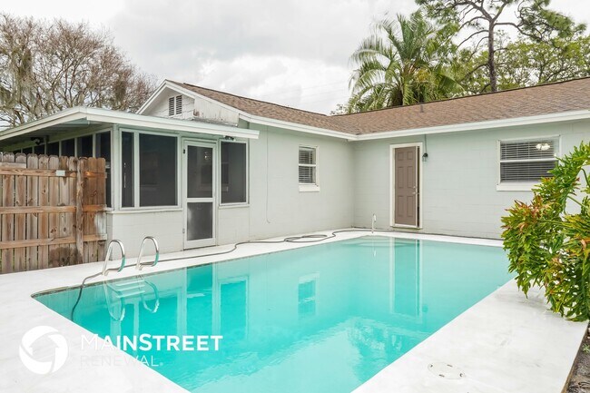 Building Photo - 1010 N Lavon Ave