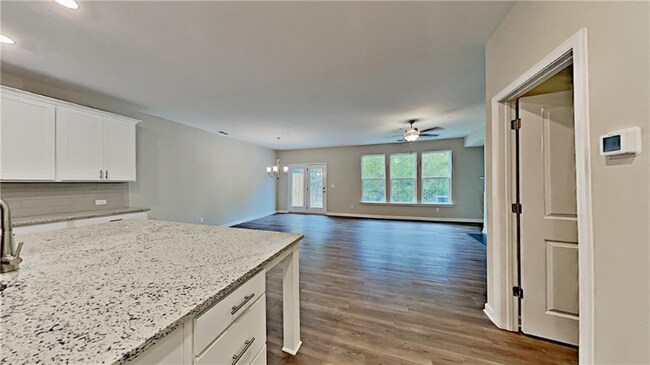 Building Photo - 510 Duval Dr